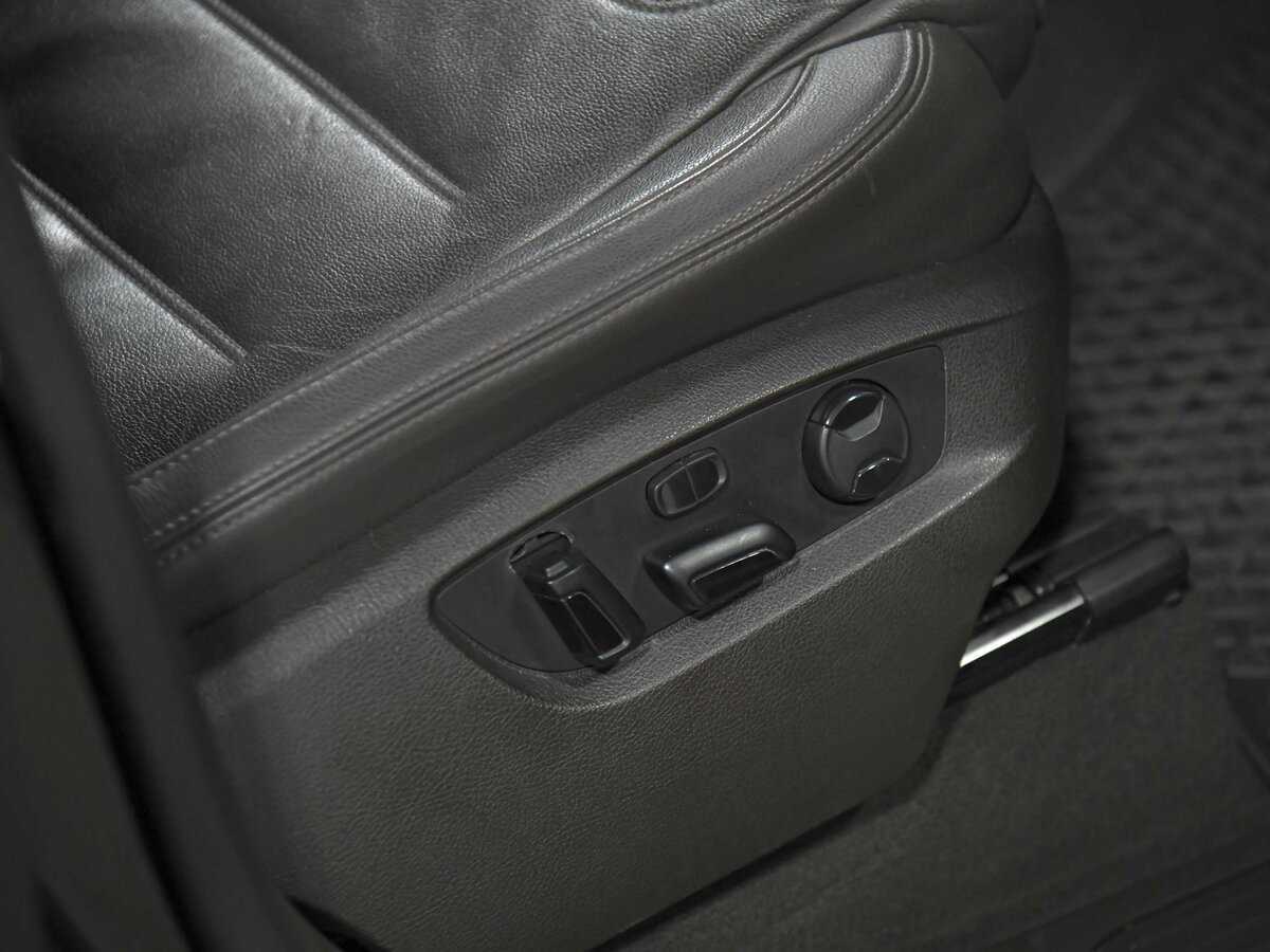 Volkswagen Touareg с пробегом — 2016 год. Фото: #17