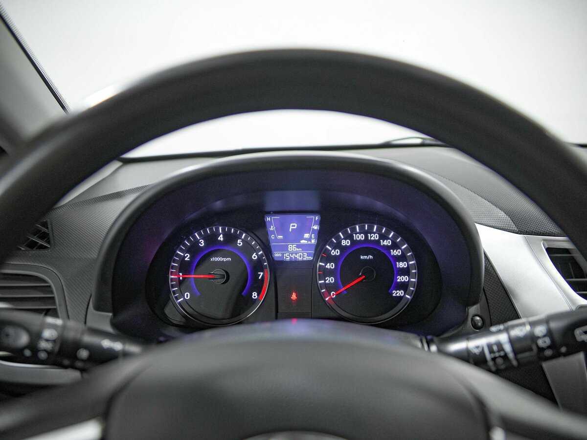 Hyundai Solaris с пробегом — 2013 год. Фото: #6