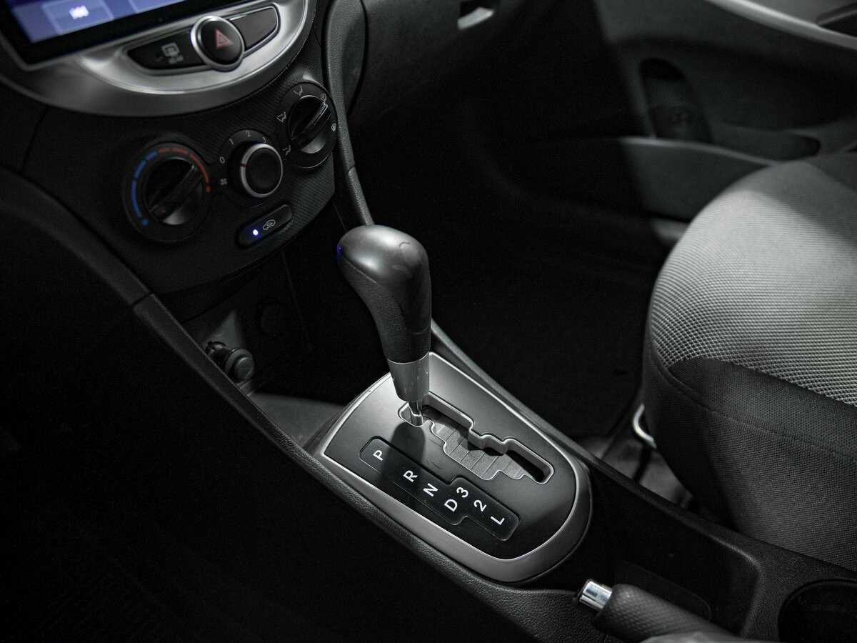 Hyundai Solaris с пробегом — 2013 год. Фото: #10