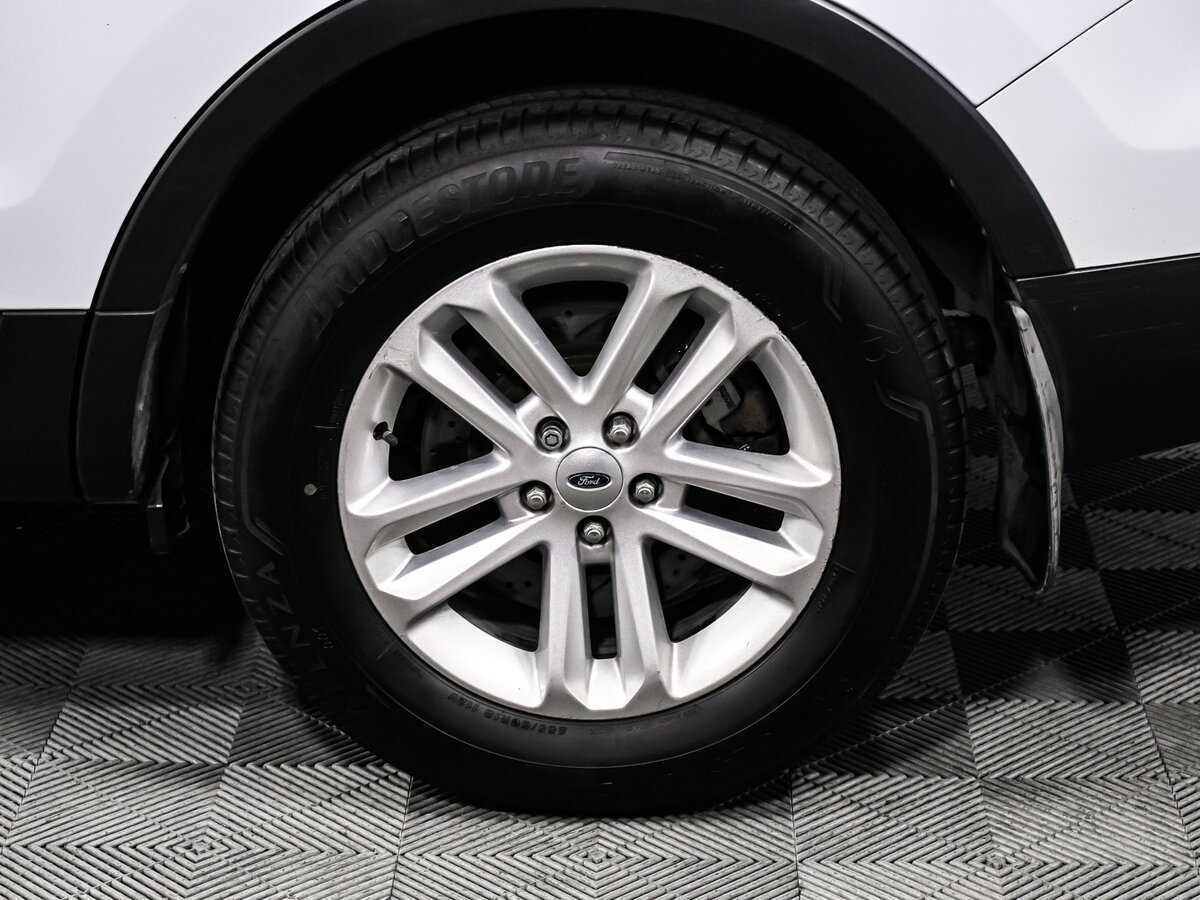 Ford Explorer с пробегом — 2013 год. Фото: #15