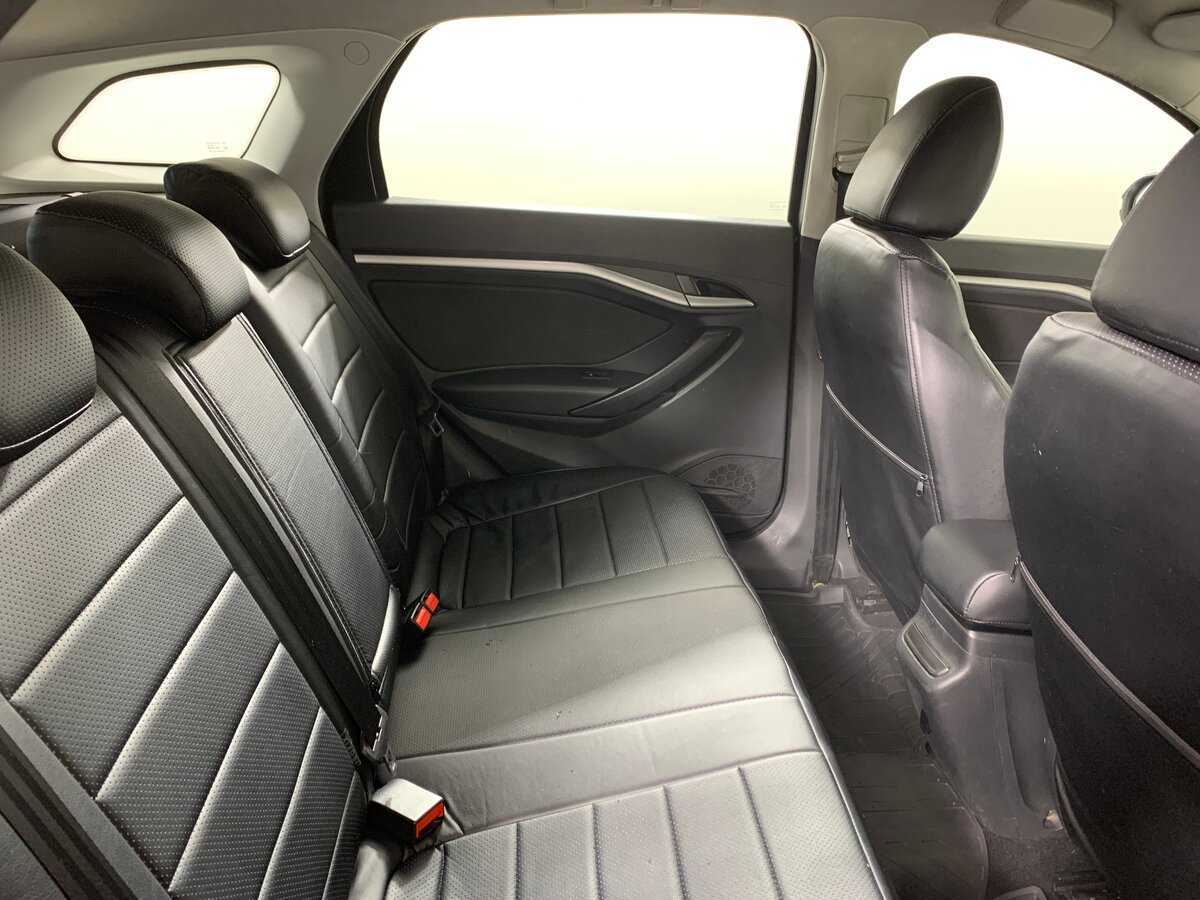 Lada (ВАЗ) Vesta с пробегом — 2018 год. Фото: #17