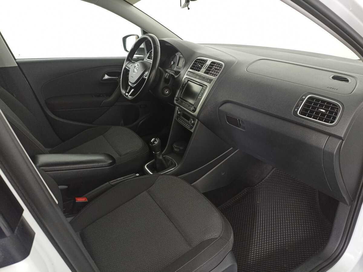 Volkswagen Polo с пробегом — 2017 год. Фото: #10