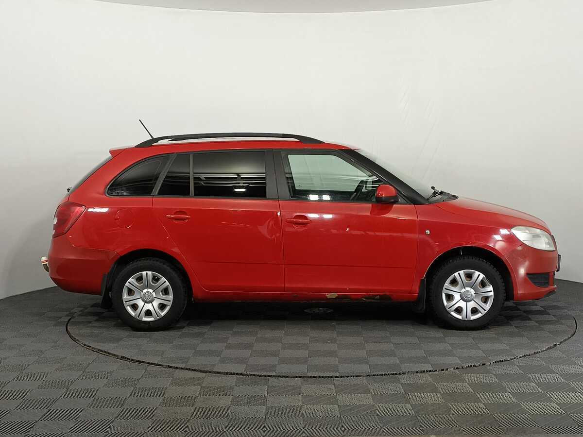 Skoda Fabia с пробегом — 2014 год. Фото: #3