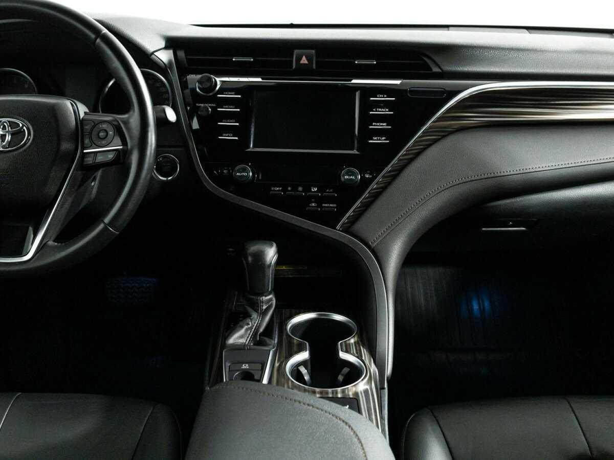 Toyota Camry с пробегом — 2019 год. Фото: #13