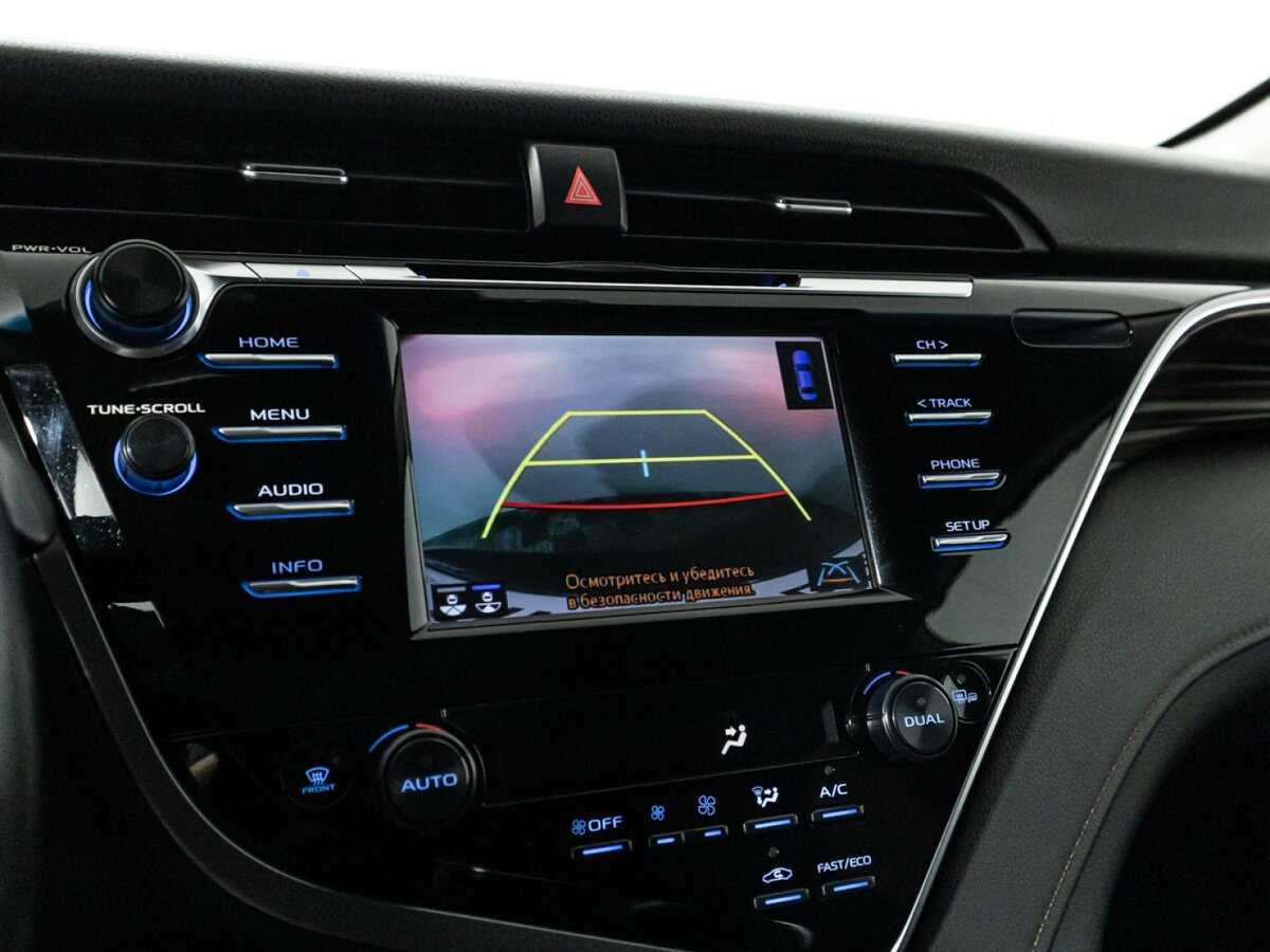 Toyota Camry с пробегом — 2019 год. Фото: #17