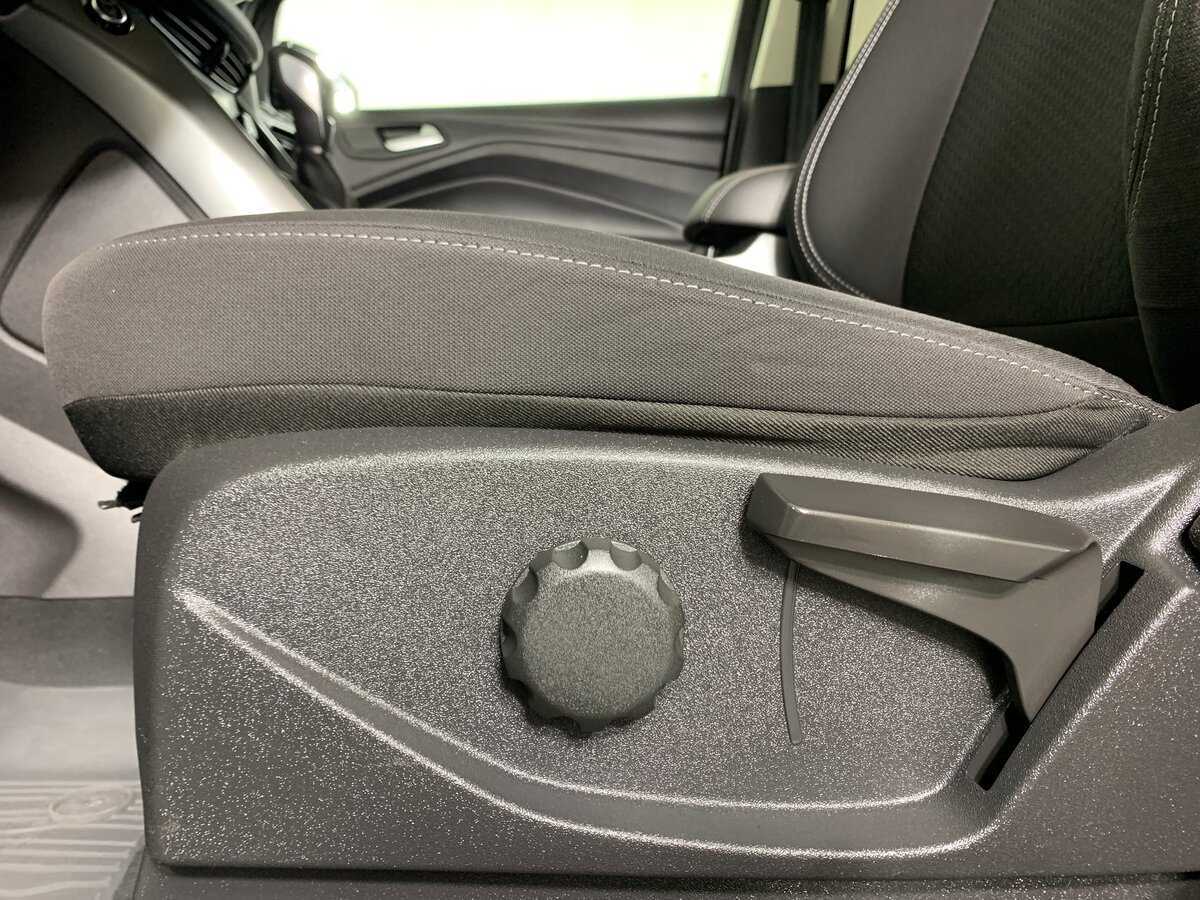 Ford Kuga с пробегом — 2017 год. Фото: #16