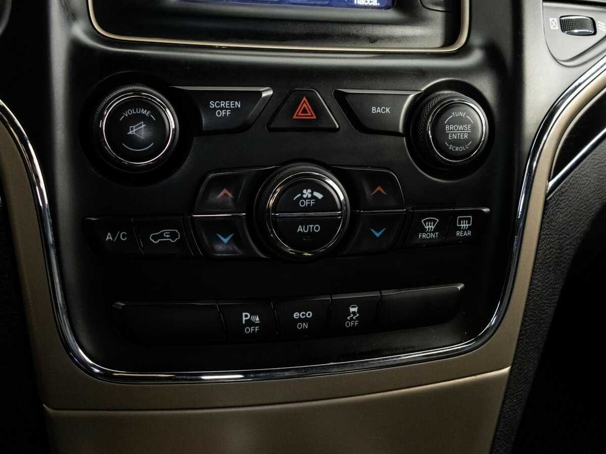 Jeep Grand Cherokee с пробегом — 2013 год. Фото: #14