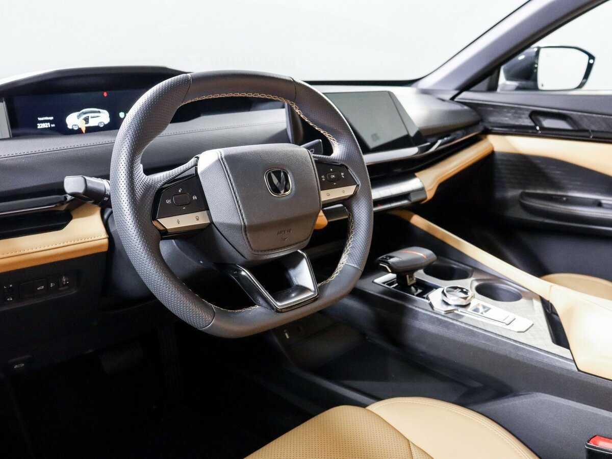 Changan UNI-V с пробегом — 2023 год. Фото: #10