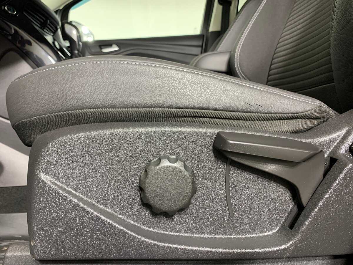 Ford Kuga с пробегом — 2017 год. Фото: #16