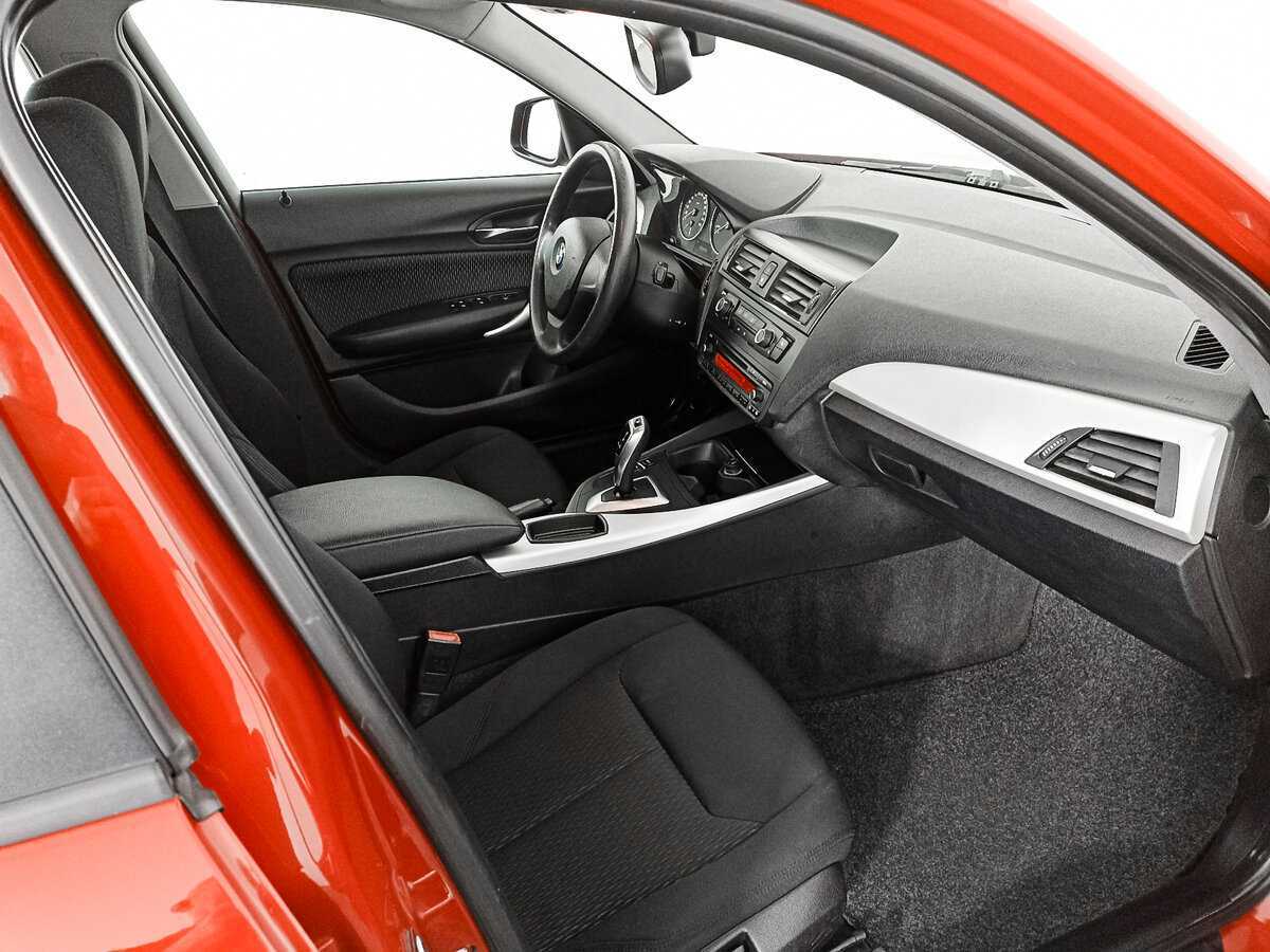 BMW 1 серии с пробегом — 2012 год. Фото: #10