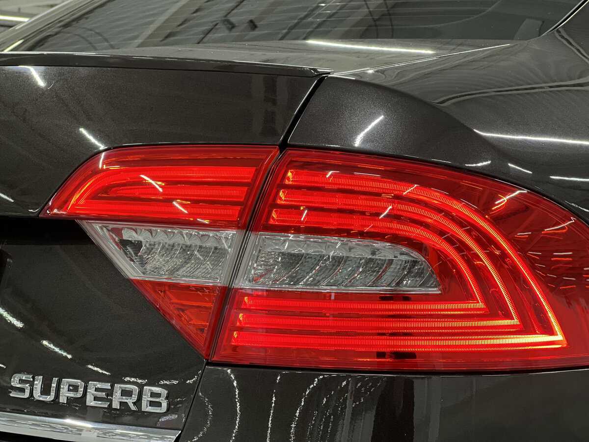 Skoda Superb с пробегом — 2013 год. Фото: #8