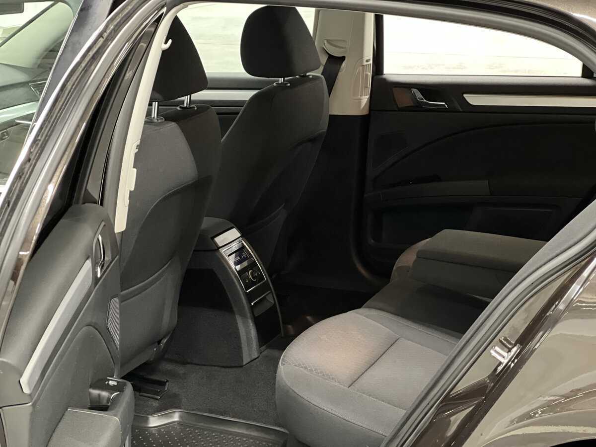 Skoda Superb с пробегом — 2013 год. Фото: #11