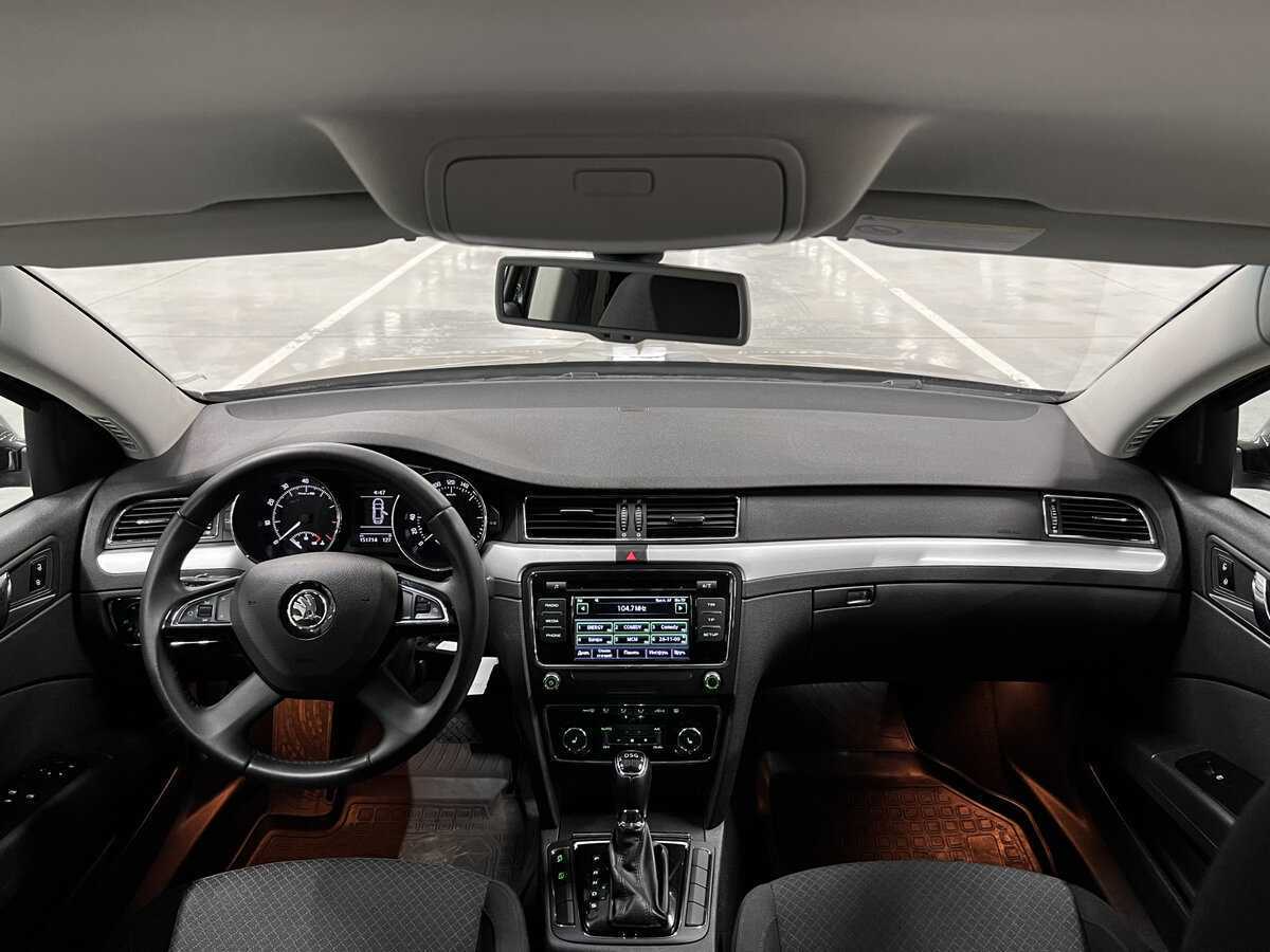 Skoda Superb с пробегом — 2013 год. Фото: #13