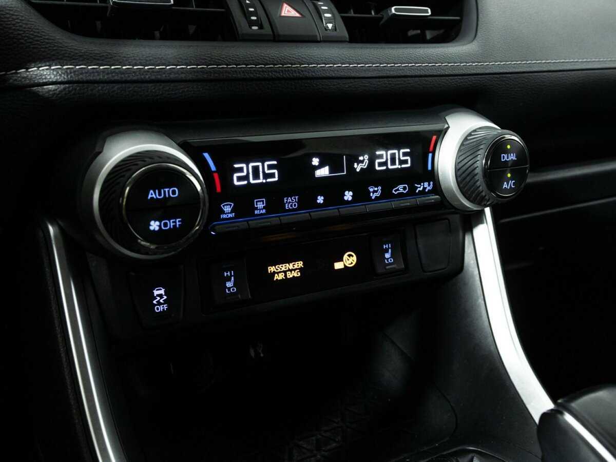 Toyota RAV4 с пробегом — 2019 год. Фото: #14