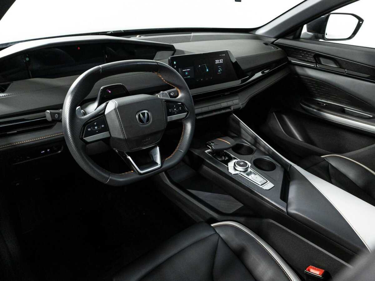 Changan UNI-V с пробегом — 2023 год. Фото: #10