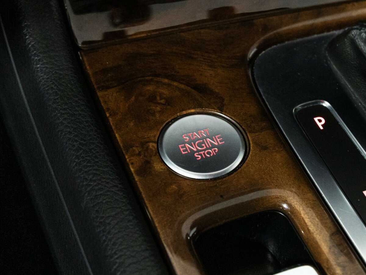 Volkswagen Touareg с пробегом — 2012 год. Фото: #14