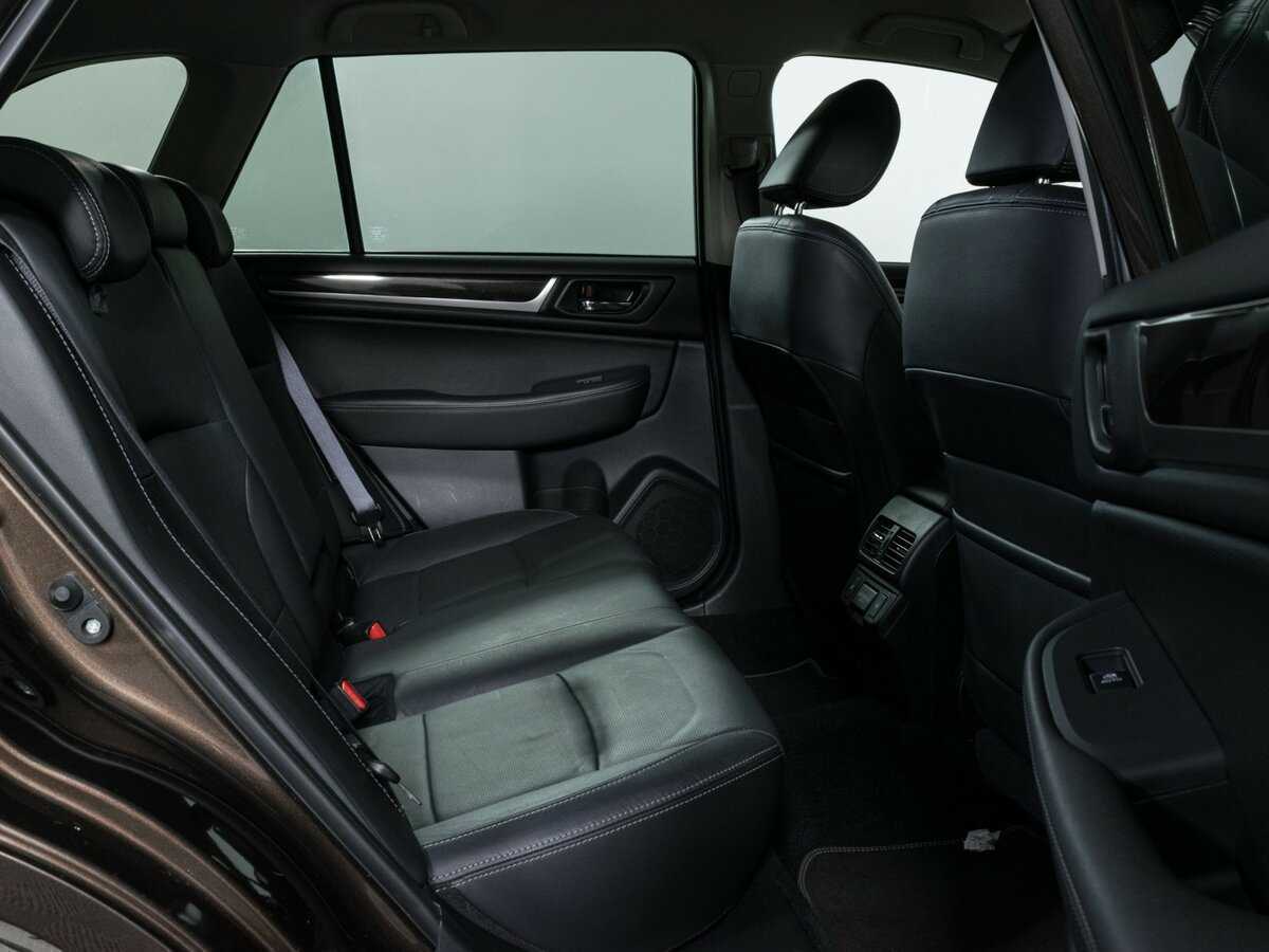 Subaru Outback с пробегом — 2018 год. Фото: #10