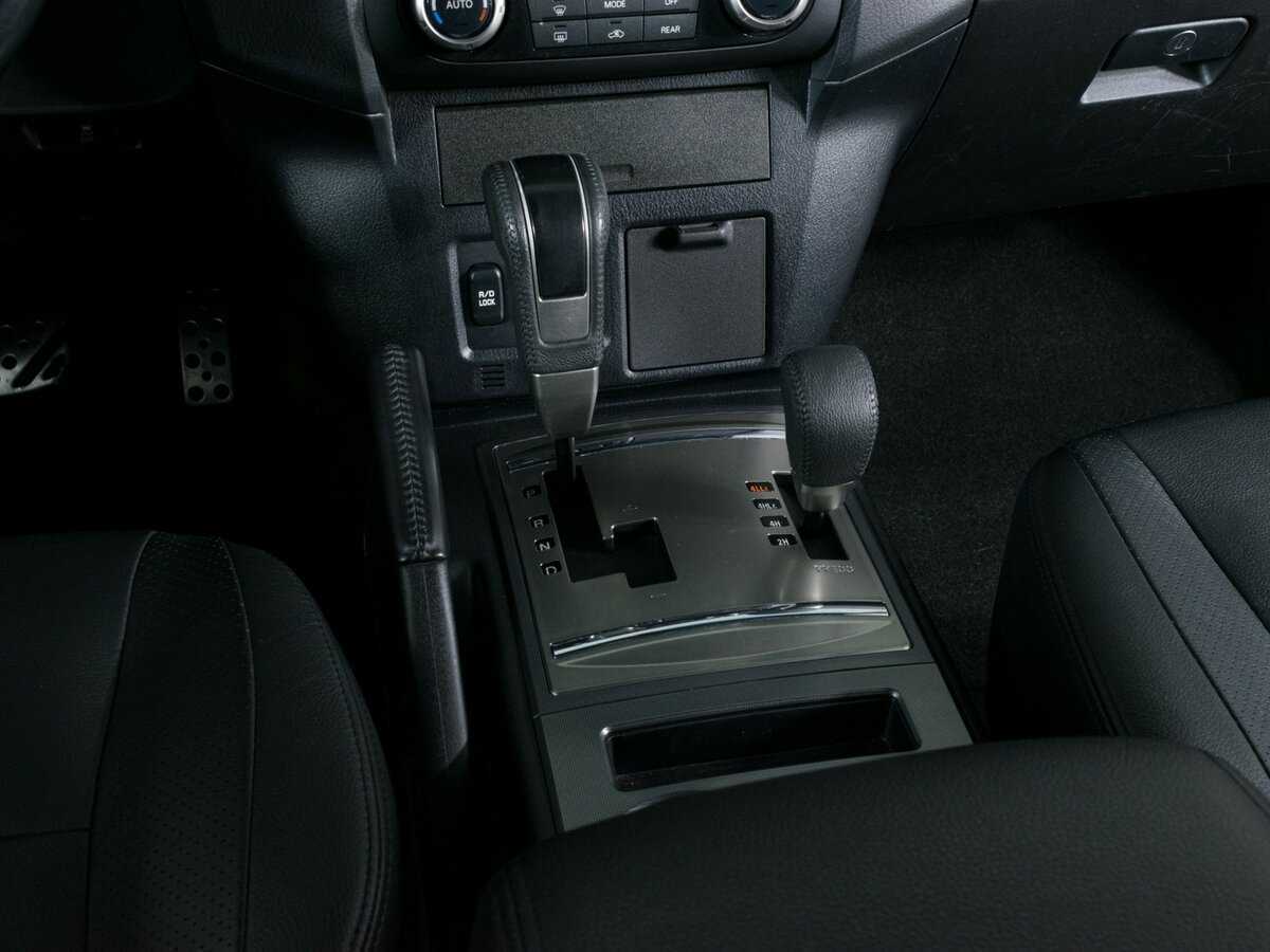 Mitsubishi Pajero с пробегом — 2012 год. Фото: #12