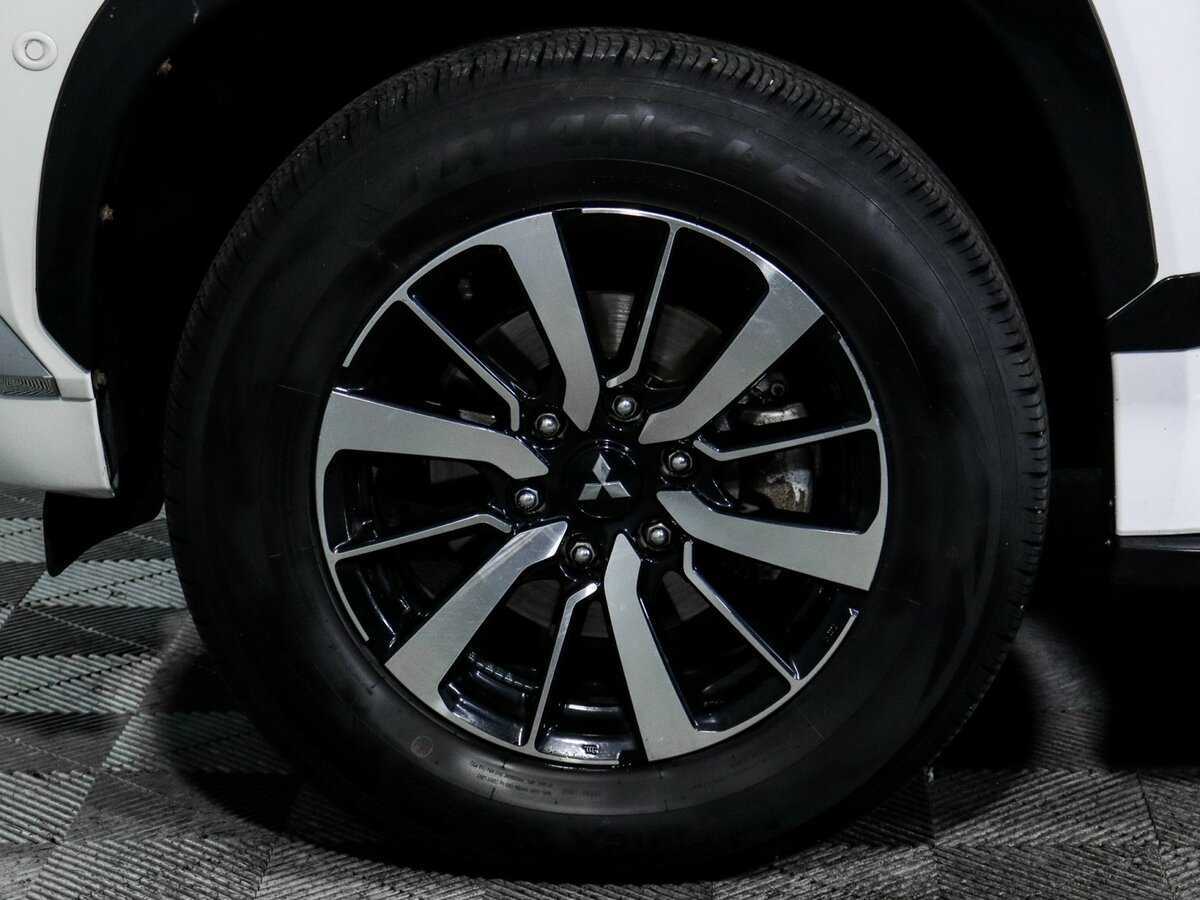 Mitsubishi Pajero Sport с пробегом — 2019 год. Фото: #14