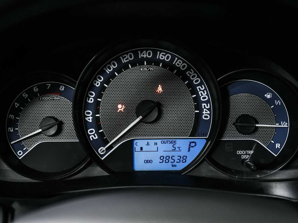 Toyota Corolla с пробегом — 2013 год. Фото: #9