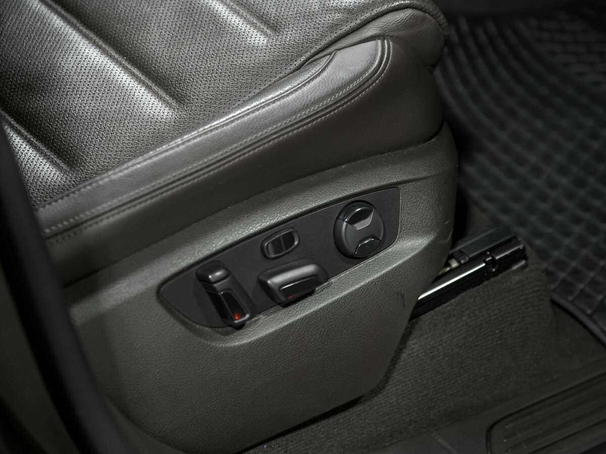 Volkswagen Touareg с пробегом — 2013 год. Фото: #17