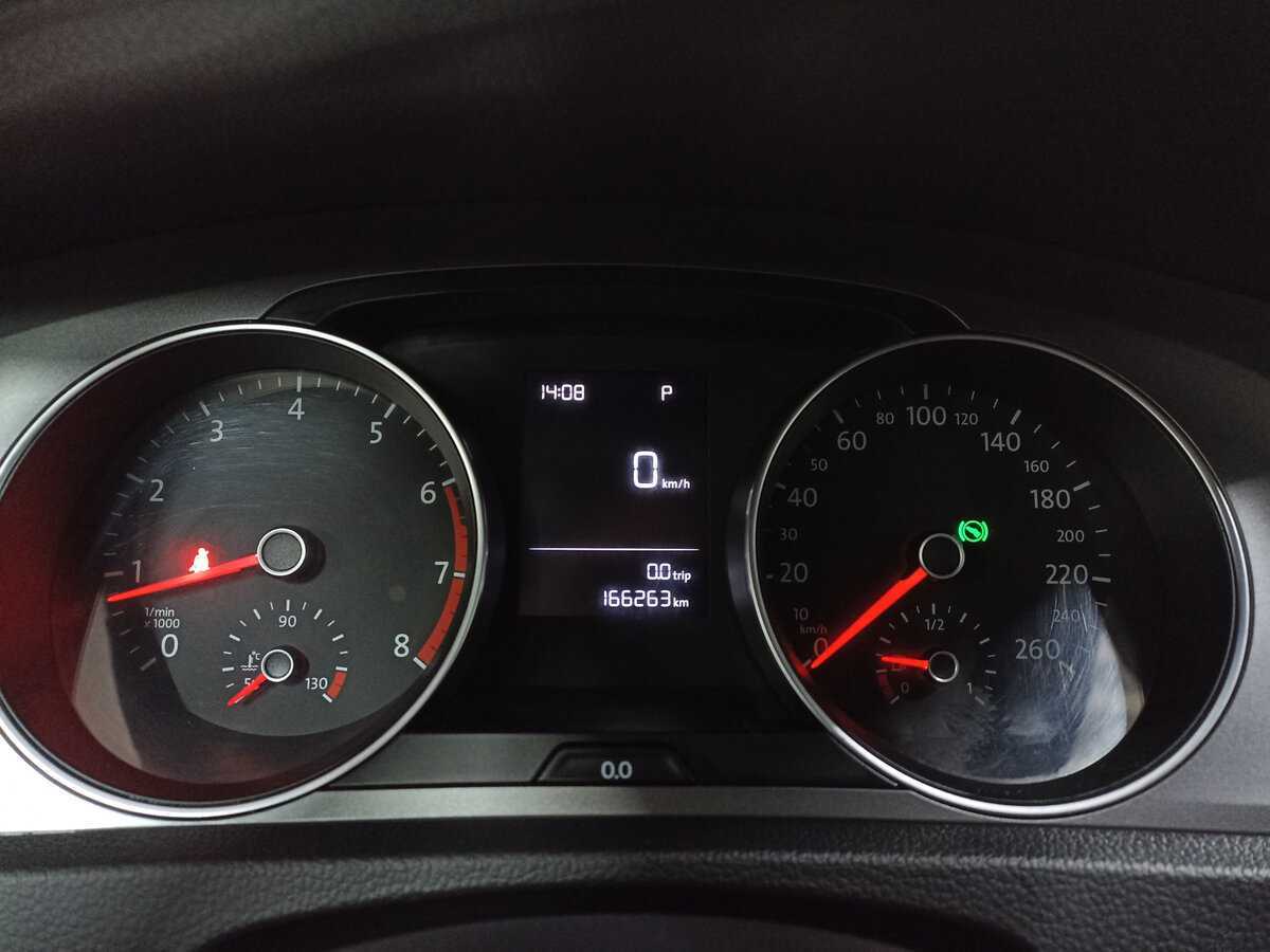 Volkswagen Golf с пробегом — 2013 год. Фото: #12