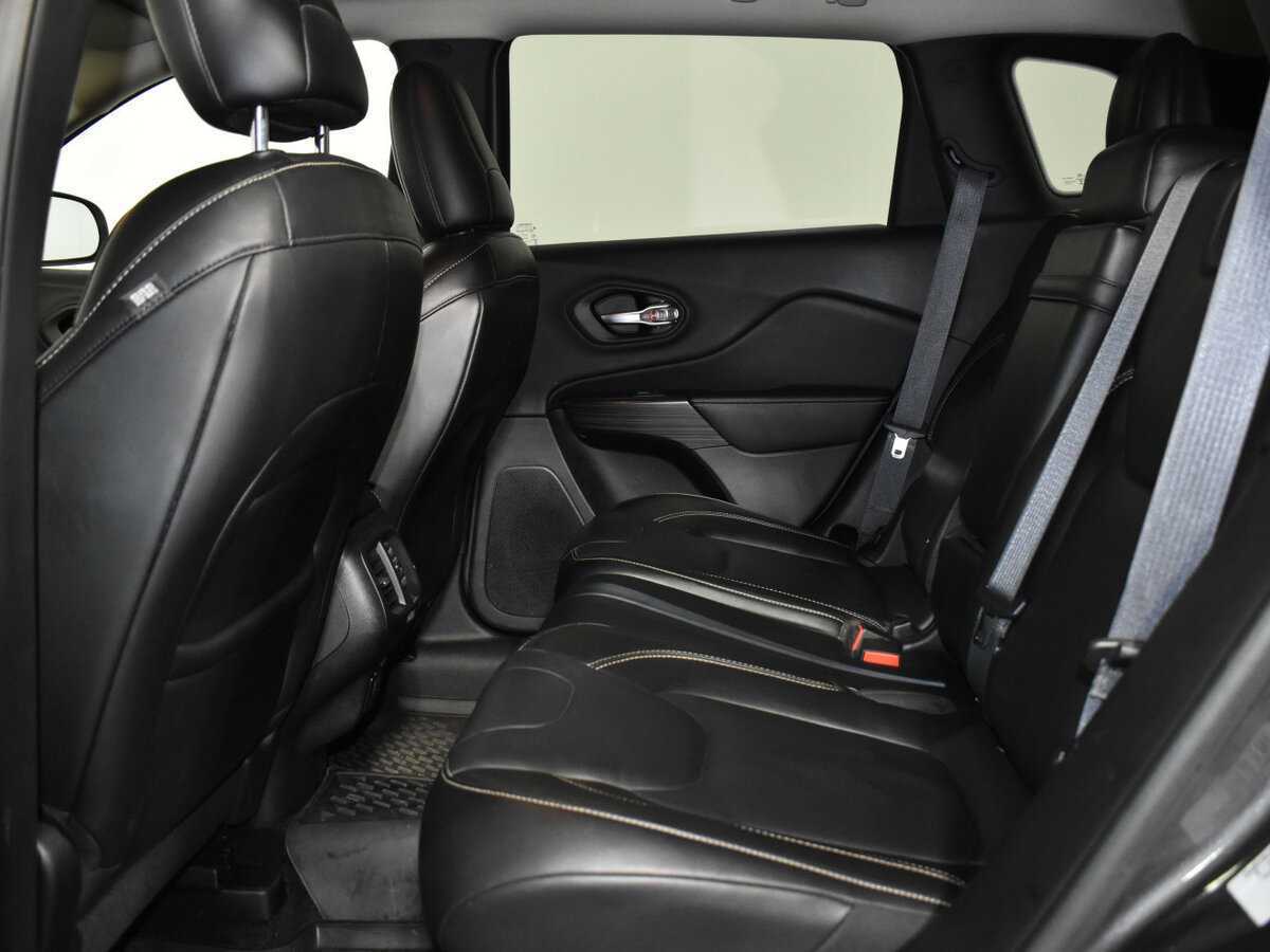 Jeep Cherokee с пробегом — 2014 год. Фото: #22