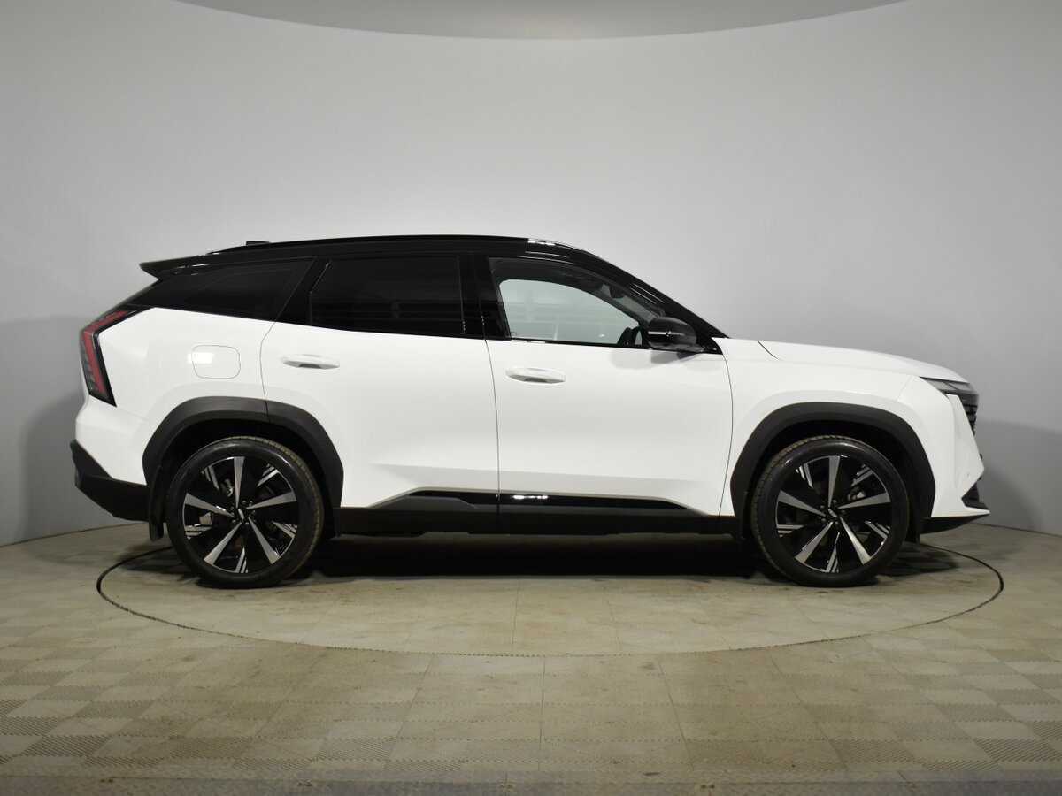 Geely Atlas с пробегом — 2024 год. Фото: #3