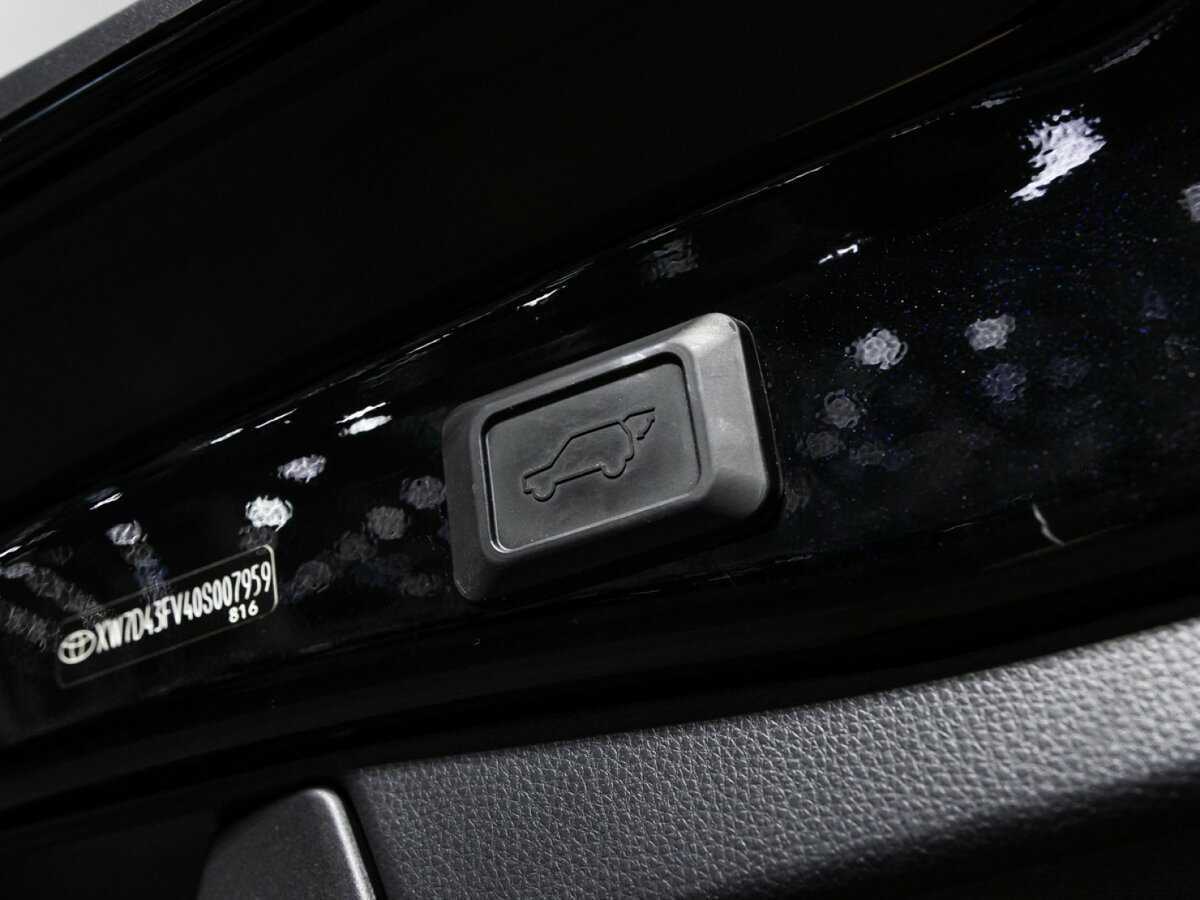 Toyota RAV4 с пробегом — 2020 год. Фото: #14