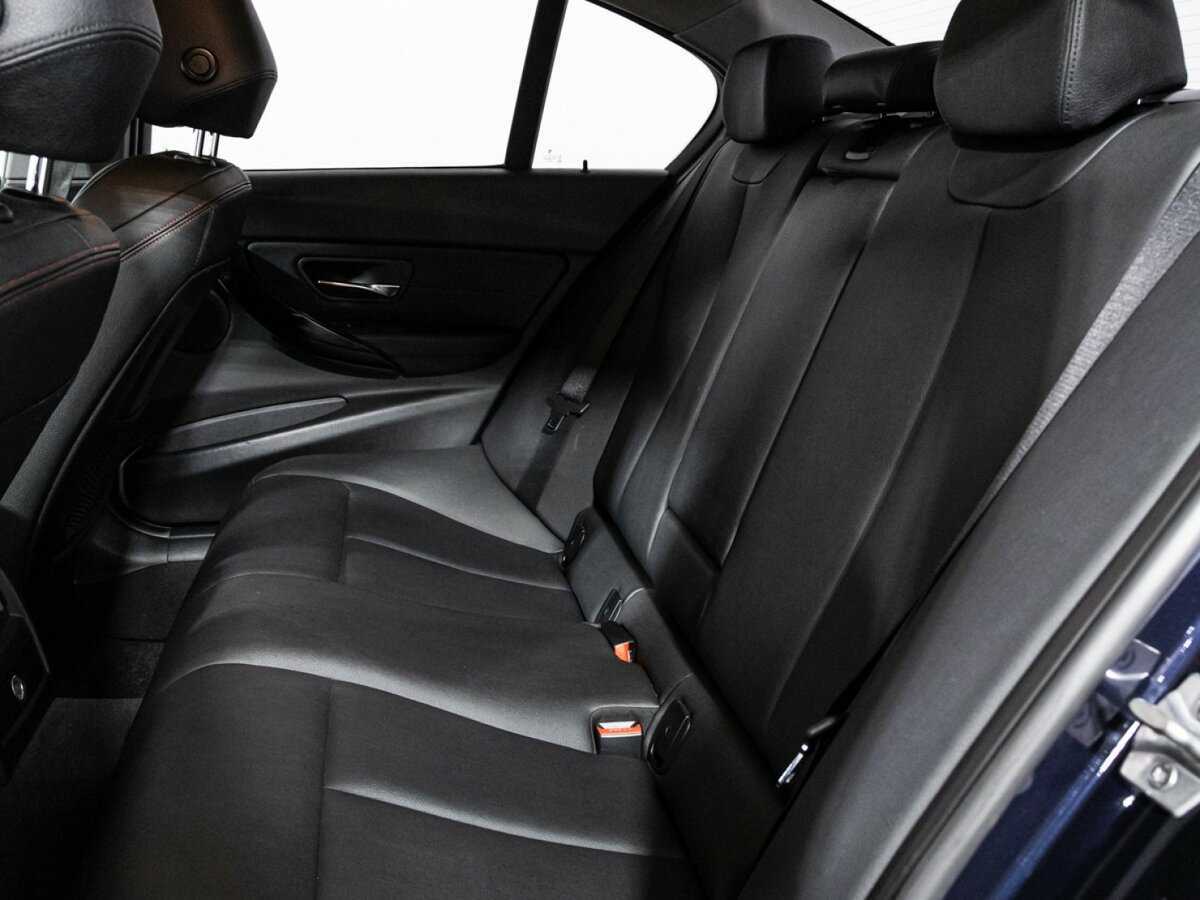 BMW 3 серии с пробегом — 2015 год. Фото: #9