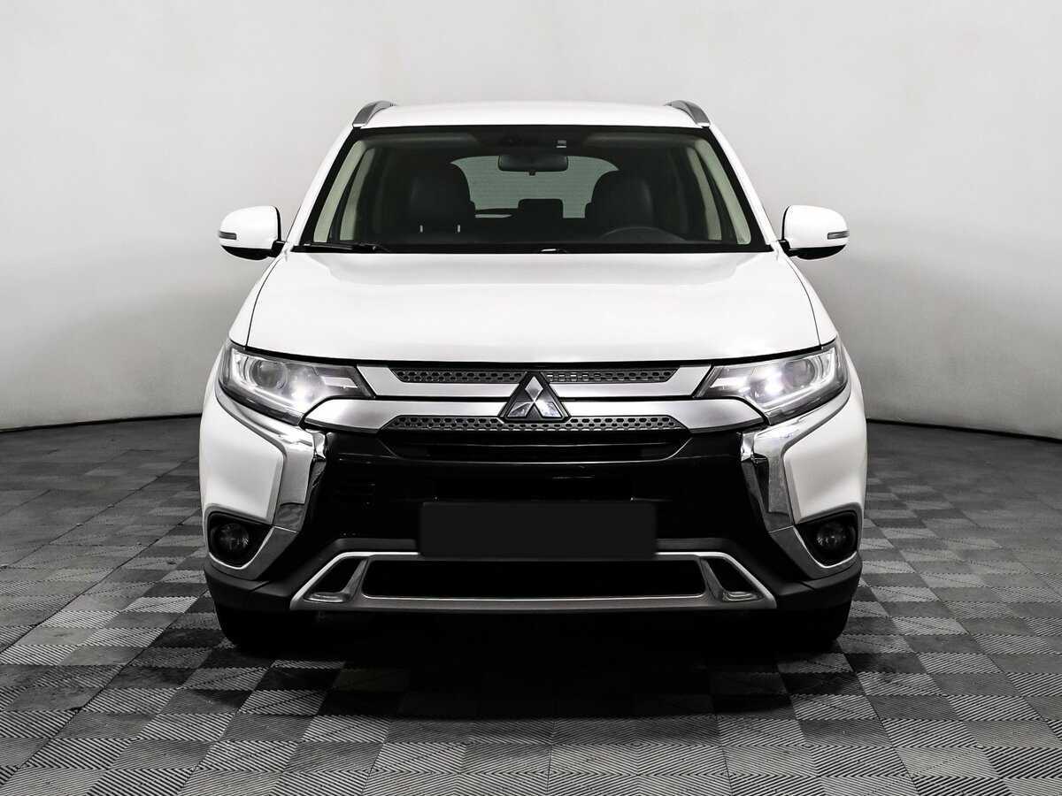 Mitsubishi Outlander с пробегом — 2019 год. Фото: #1