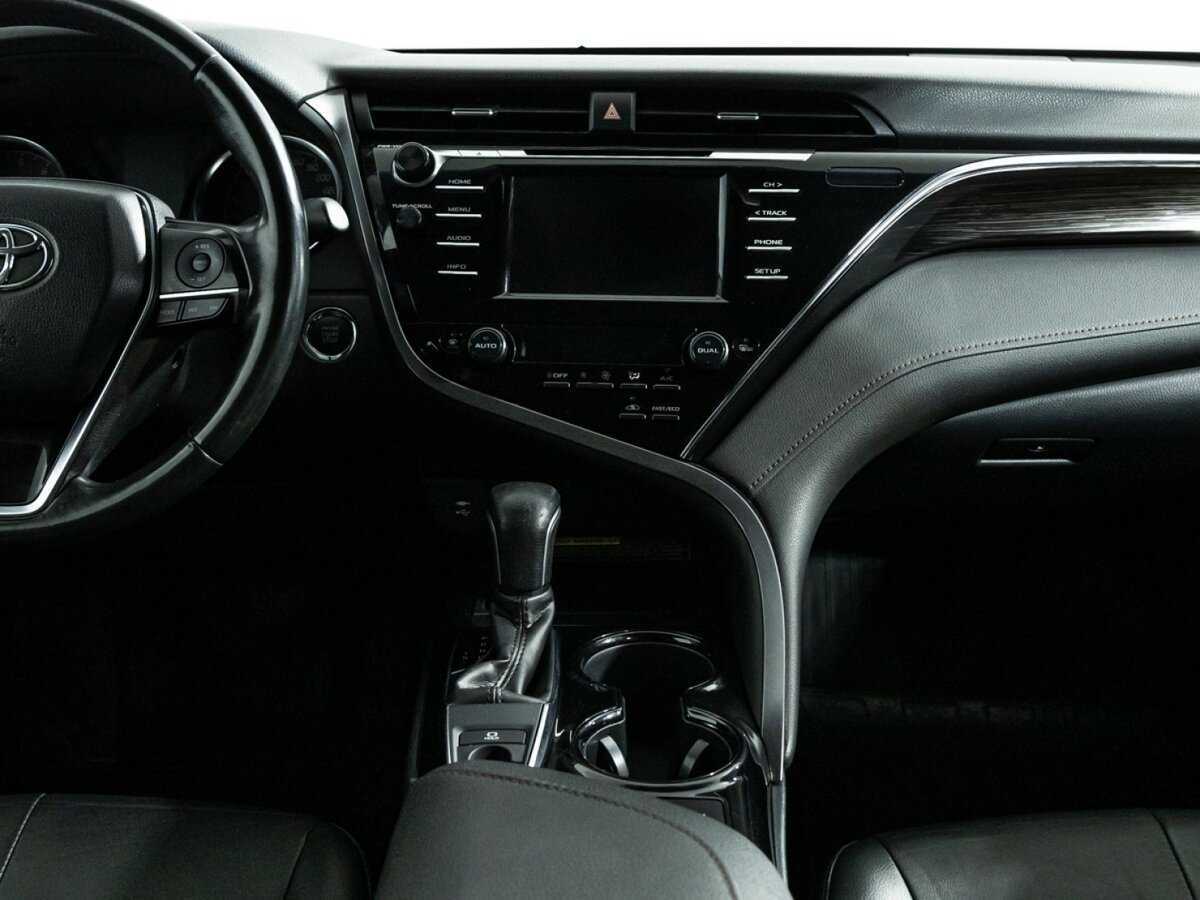 Toyota Camry с пробегом — 2019 год. Фото: #13