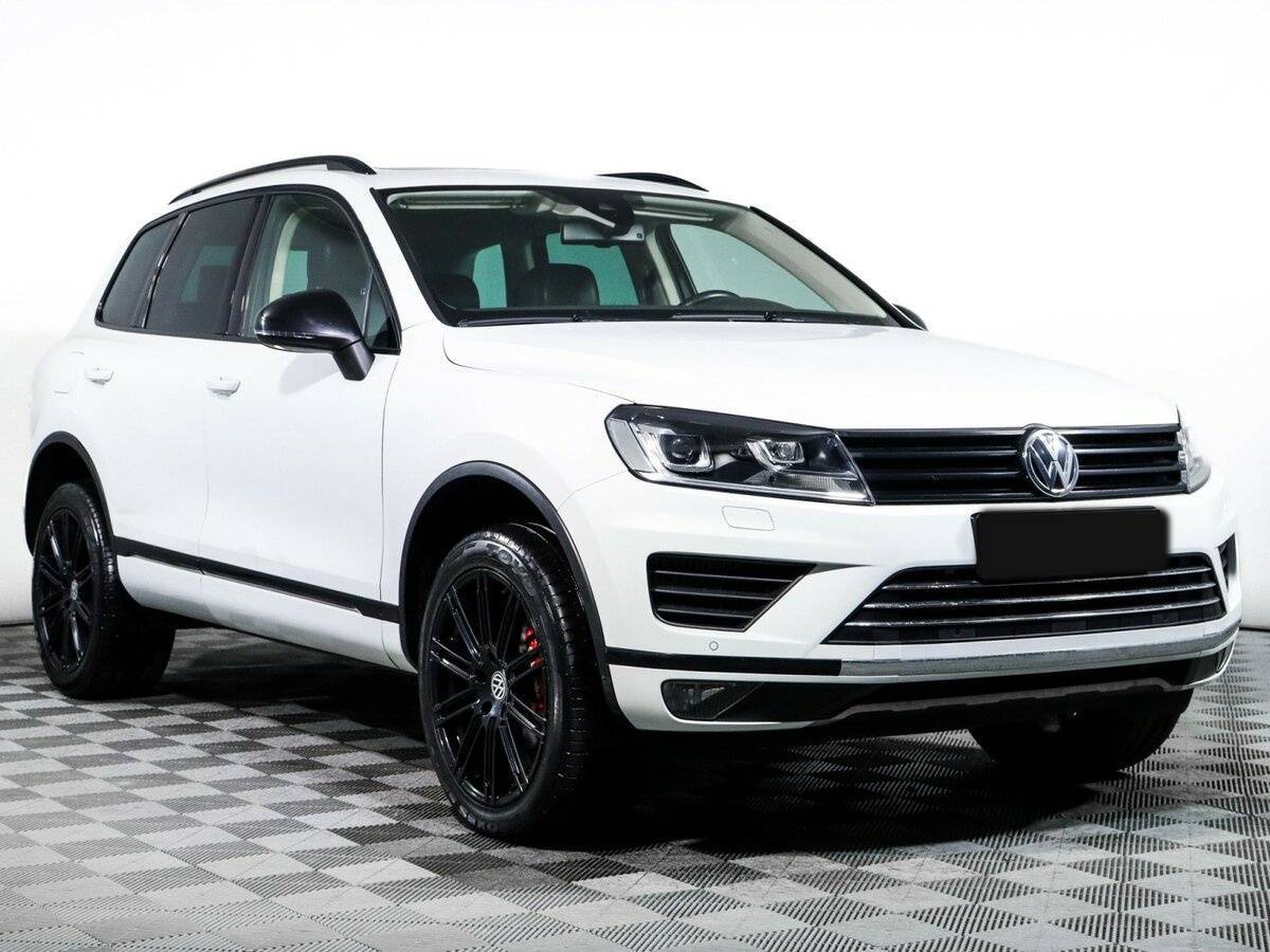 Volkswagen Touareg с пробегом — 2015 год. Фото: #2