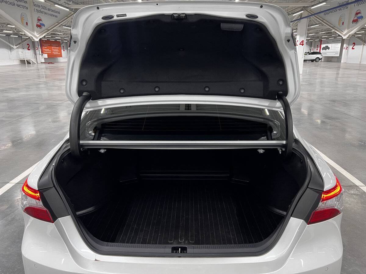 Toyota Camry с пробегом — 2021 год. Фото: #9