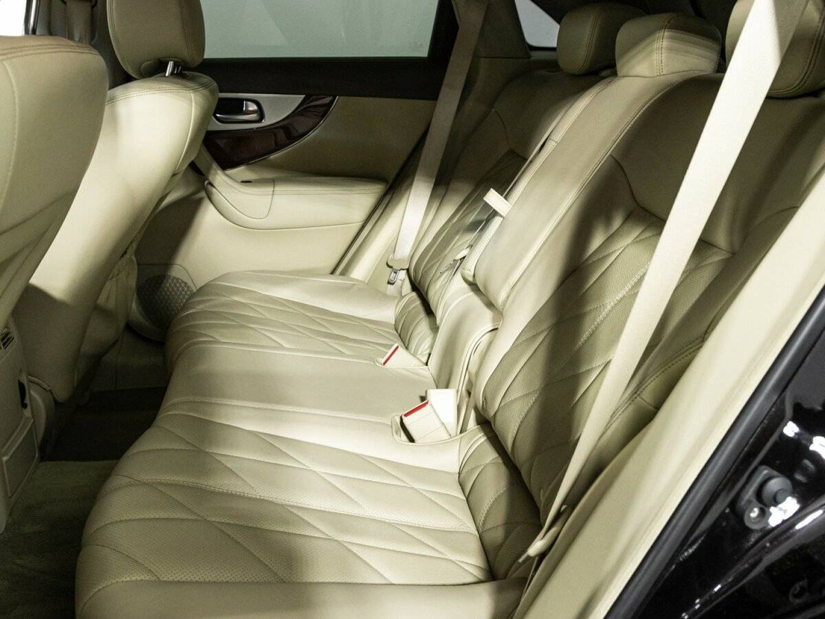 Infiniti FX с пробегом — 2012 год. Фото: #9