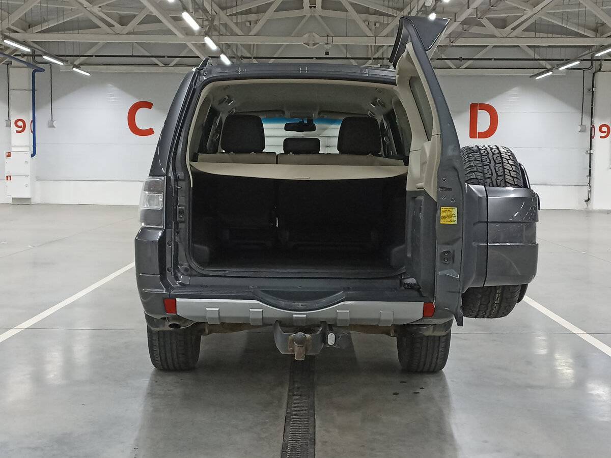 Mitsubishi Pajero с пробегом — 2012 год. Фото: #9