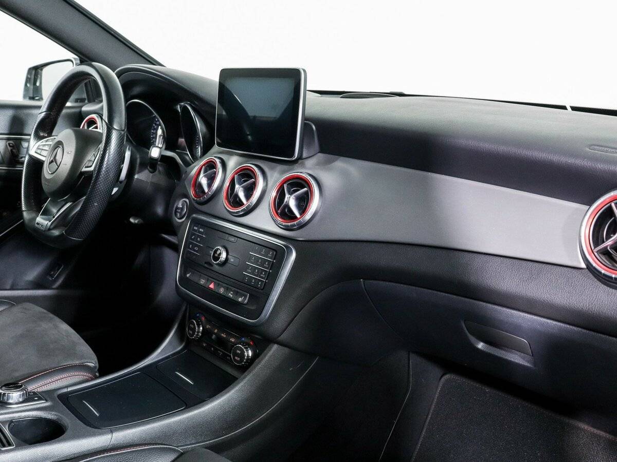 Mercedes-Benz CLA с пробегом — 2015 год. Фото: #5