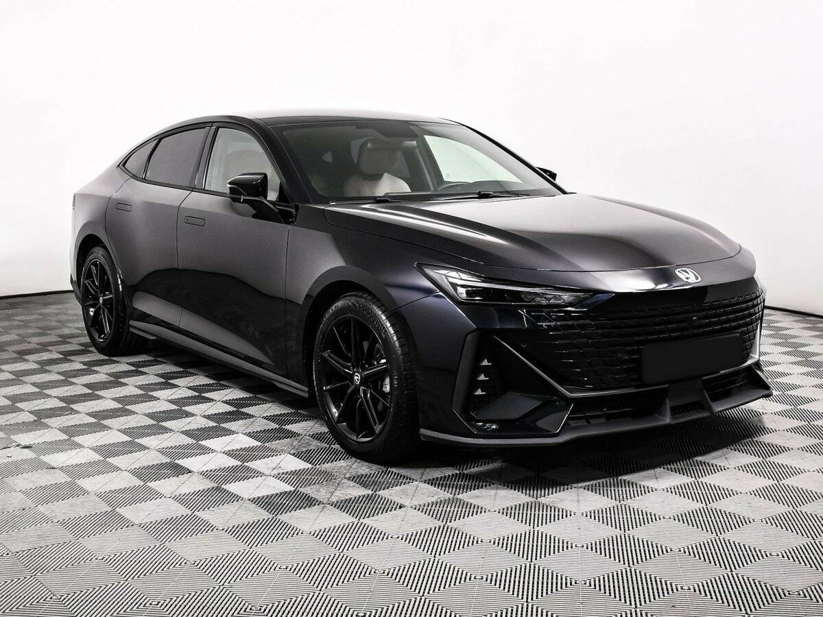 Changan UNI-V с пробегом — 2022 год. Фото: #2