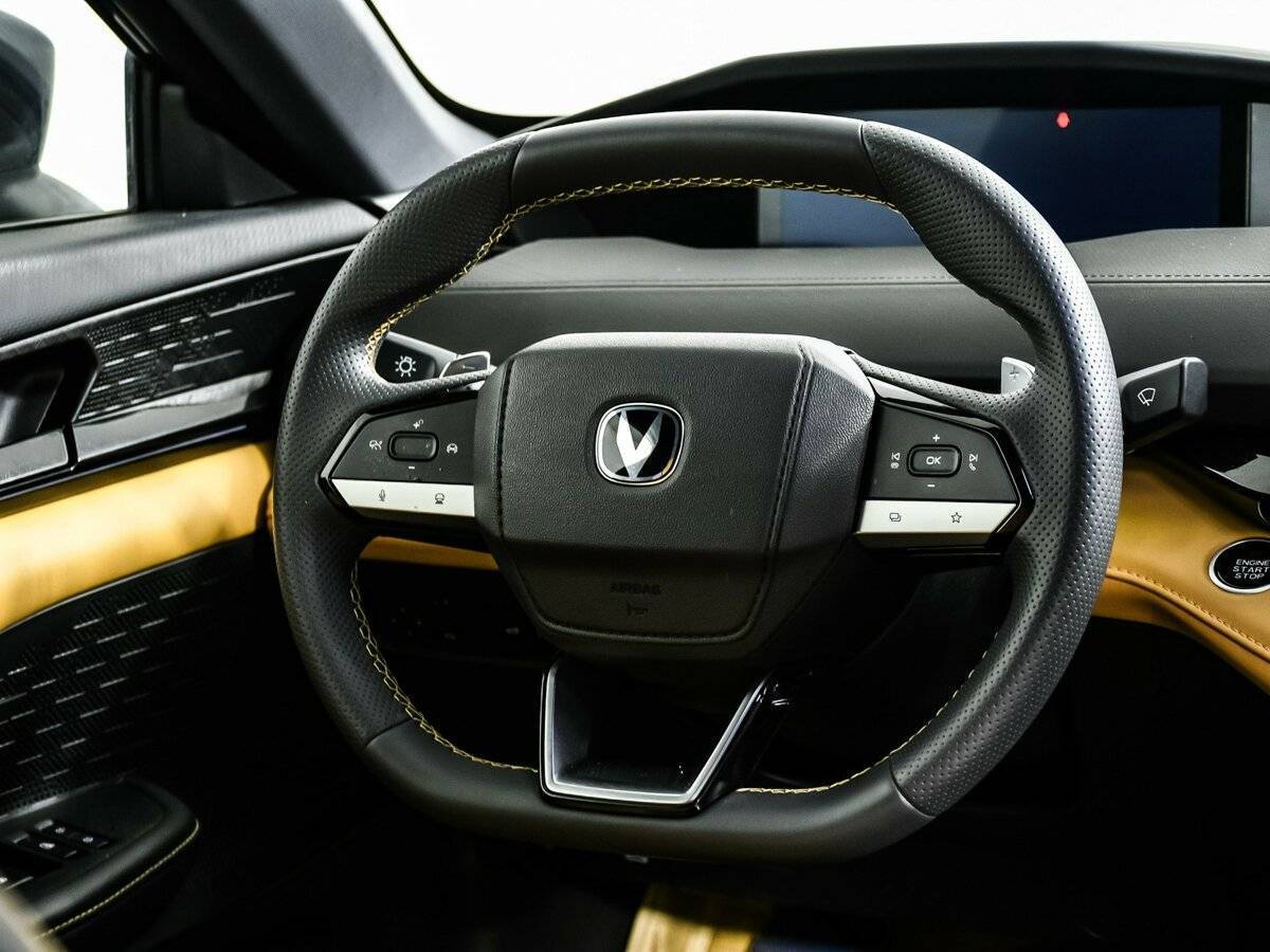 Changan UNI-V с пробегом — 2022 год. Фото: #14