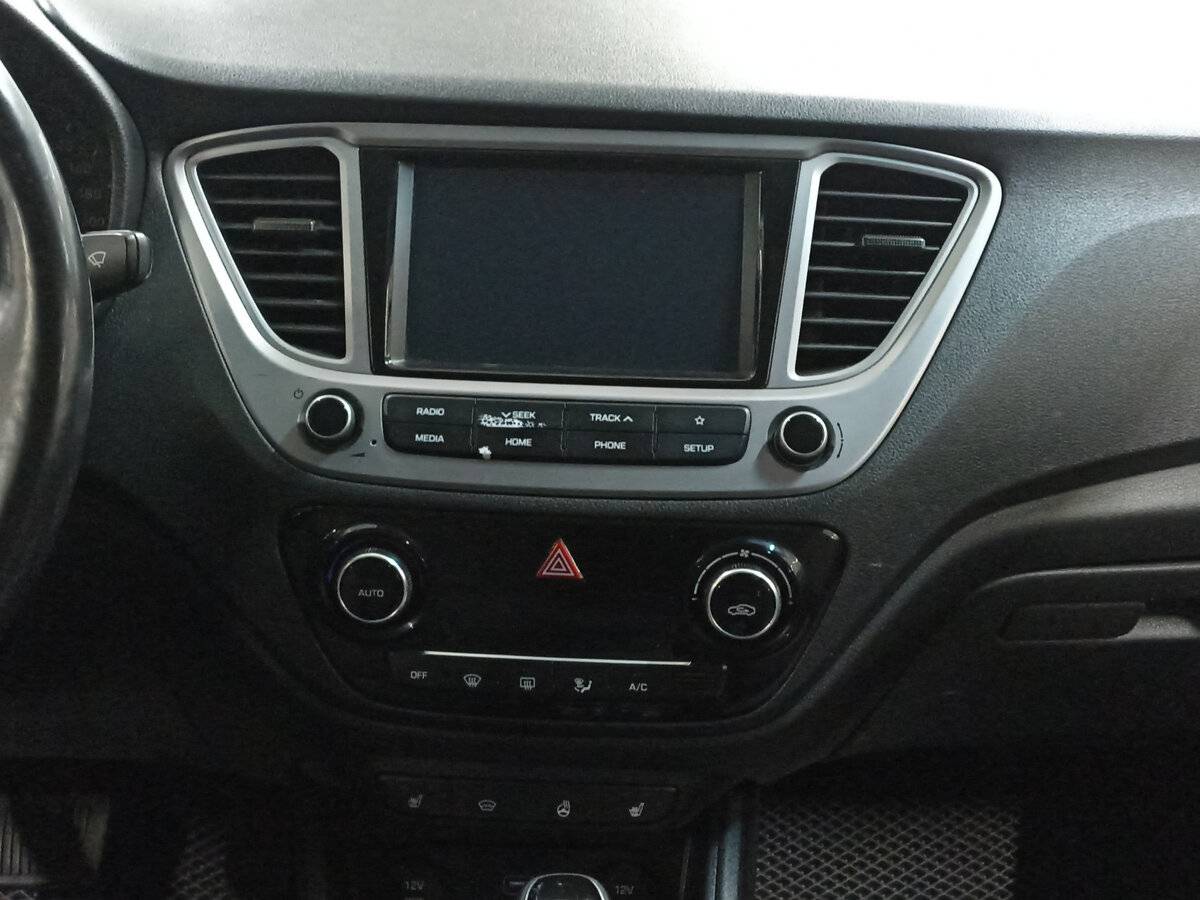 Hyundai Solaris с пробегом — 2019 год. Фото: #14