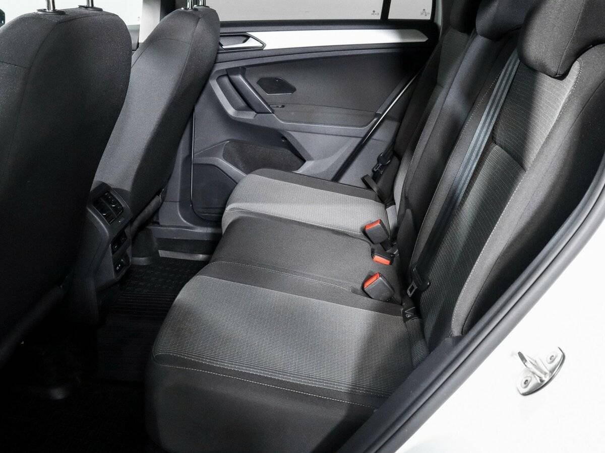 Volkswagen Tiguan с пробегом — 2021 год. Фото: #6