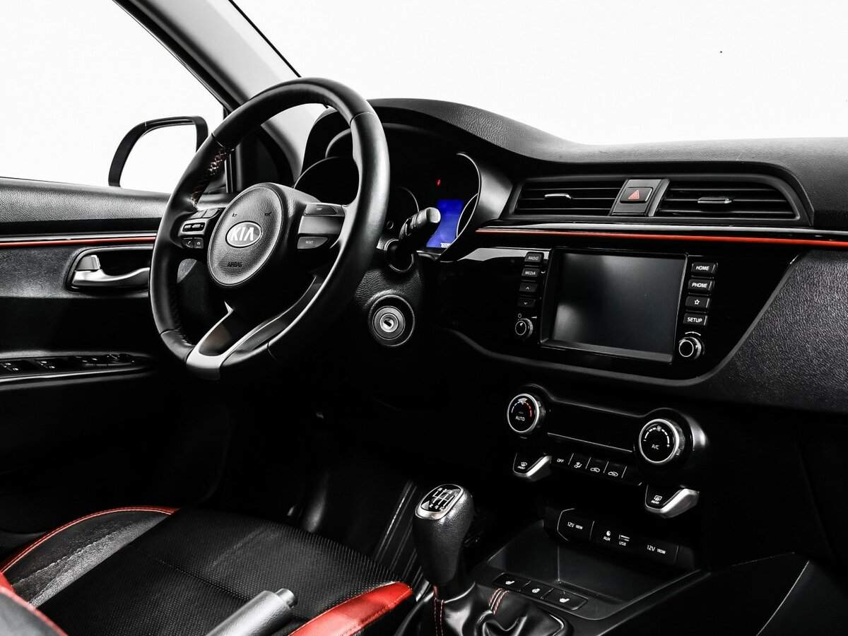 Kia Rio с пробегом — 2020 год. Фото: #8