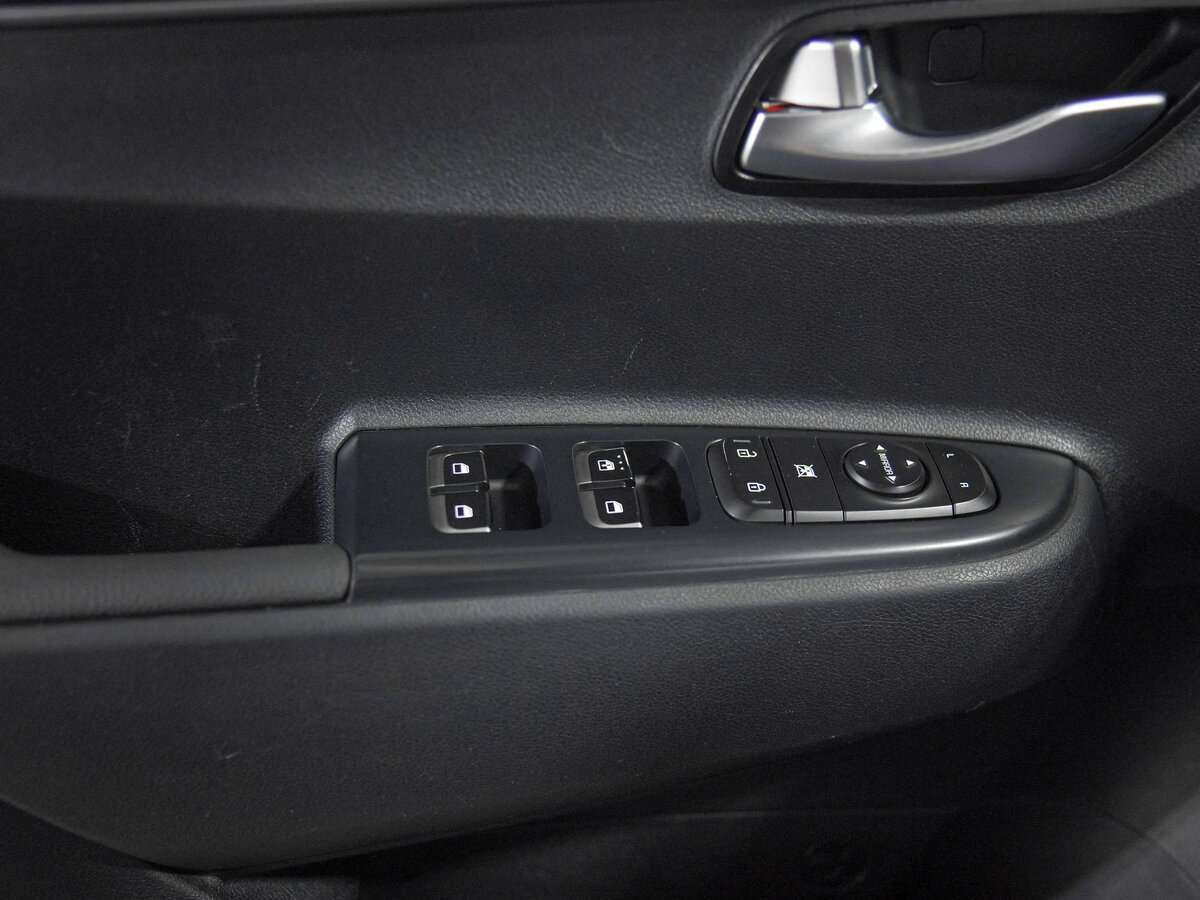 Kia Rio с пробегом — 2018 год. Фото: #12