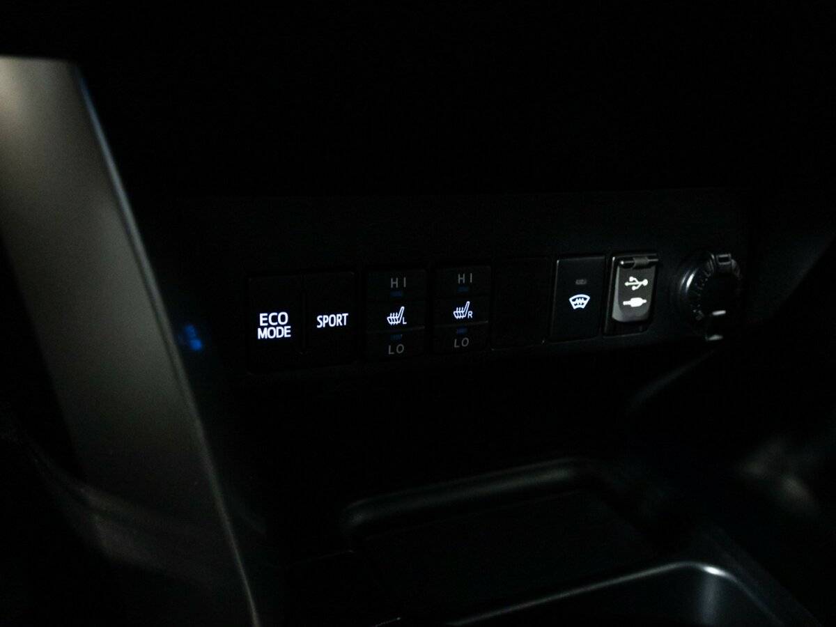 Toyota RAV4 с пробегом — 2017 год. Фото: #18