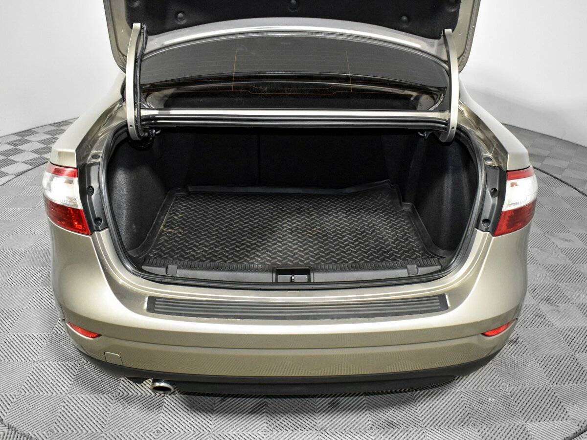 Renault Fluence с пробегом — 2013 год. Фото: #16