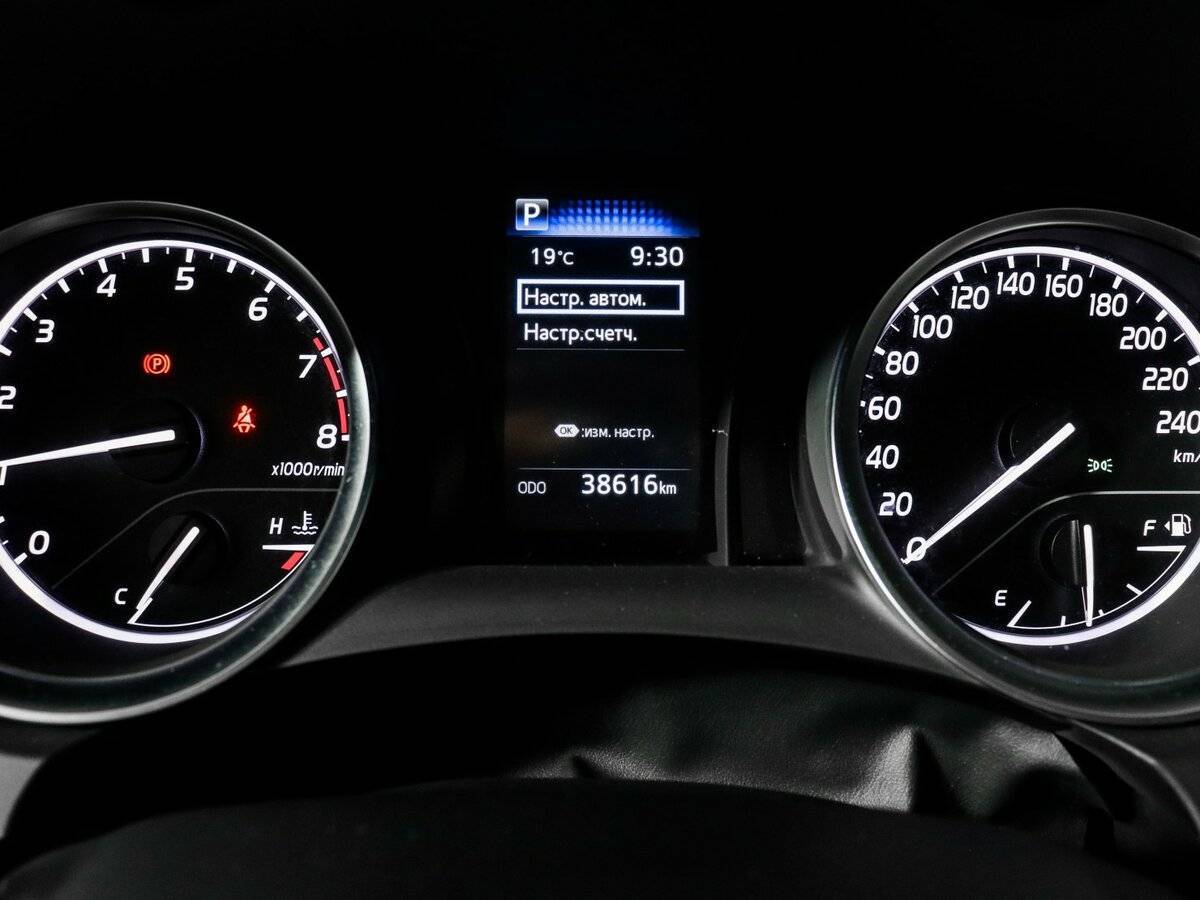 Toyota Camry с пробегом — 2021 год. Фото: #7