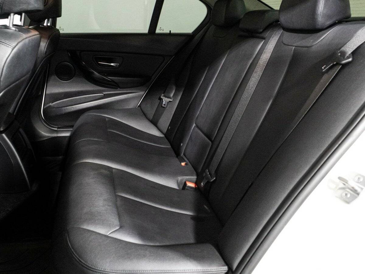 BMW 3 серии с пробегом — 2013 год. Фото: #10