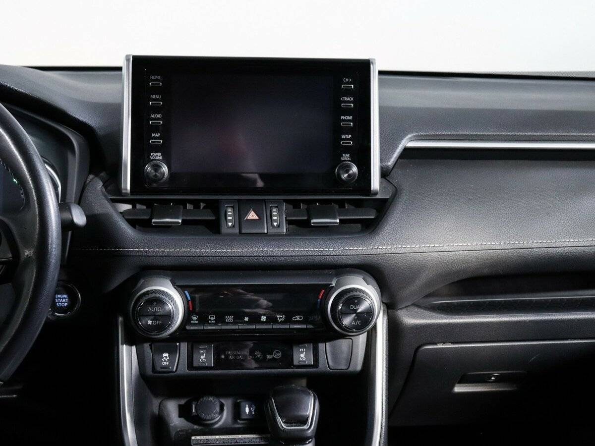 Toyota RAV4 с пробегом — 2020 год. Фото: #9