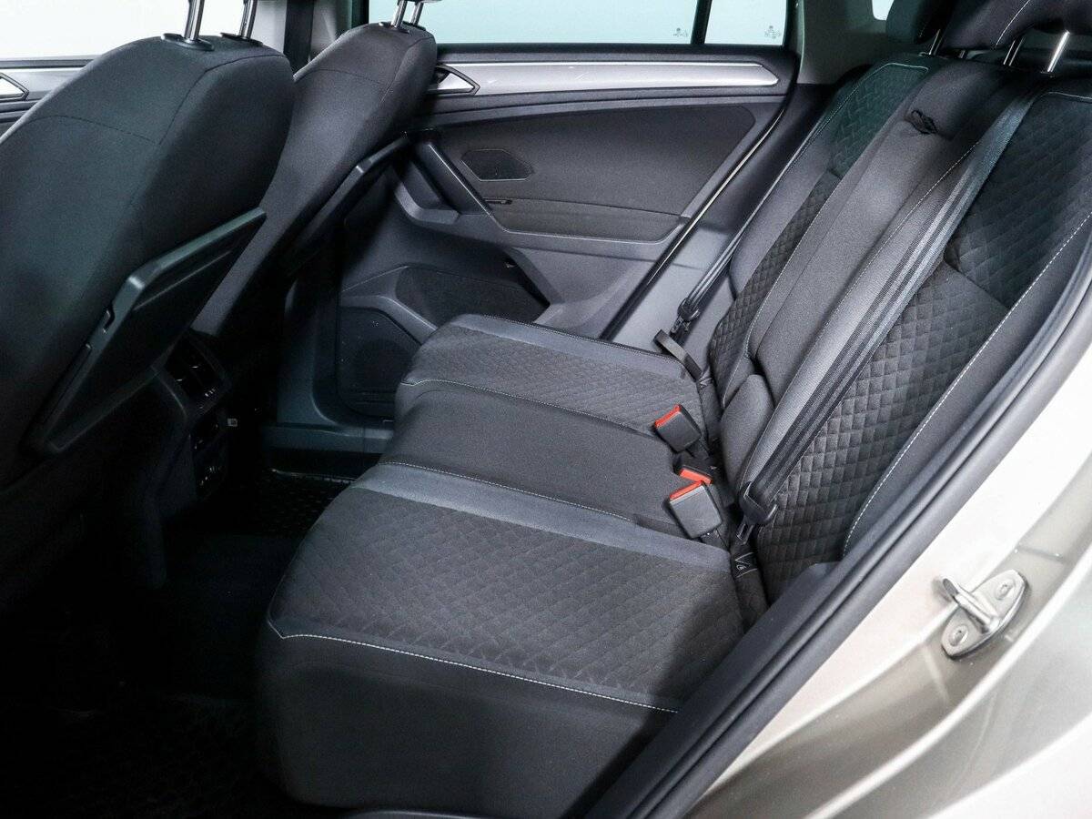 Volkswagen Tiguan с пробегом — 2018 год. Фото: #6
