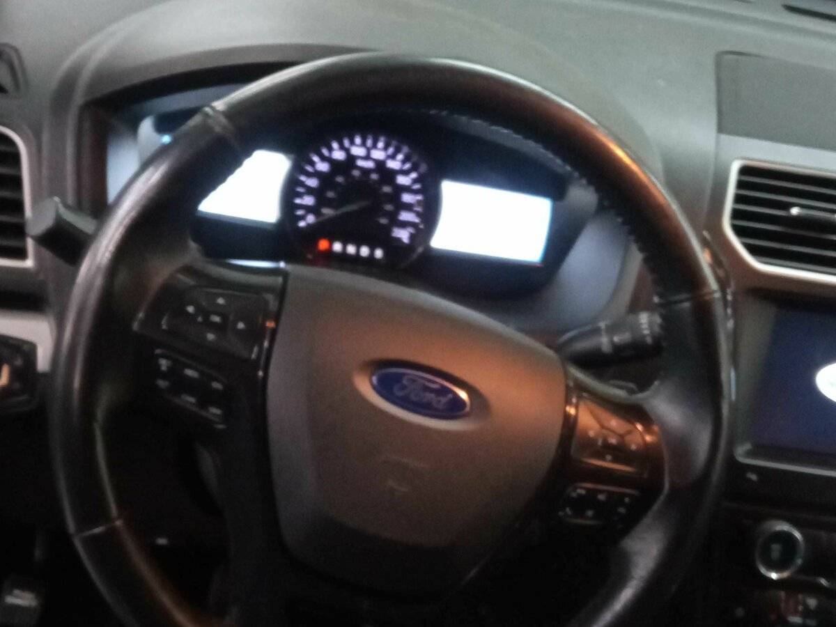 Ford Explorer с пробегом — 2017 год. Фото: #4